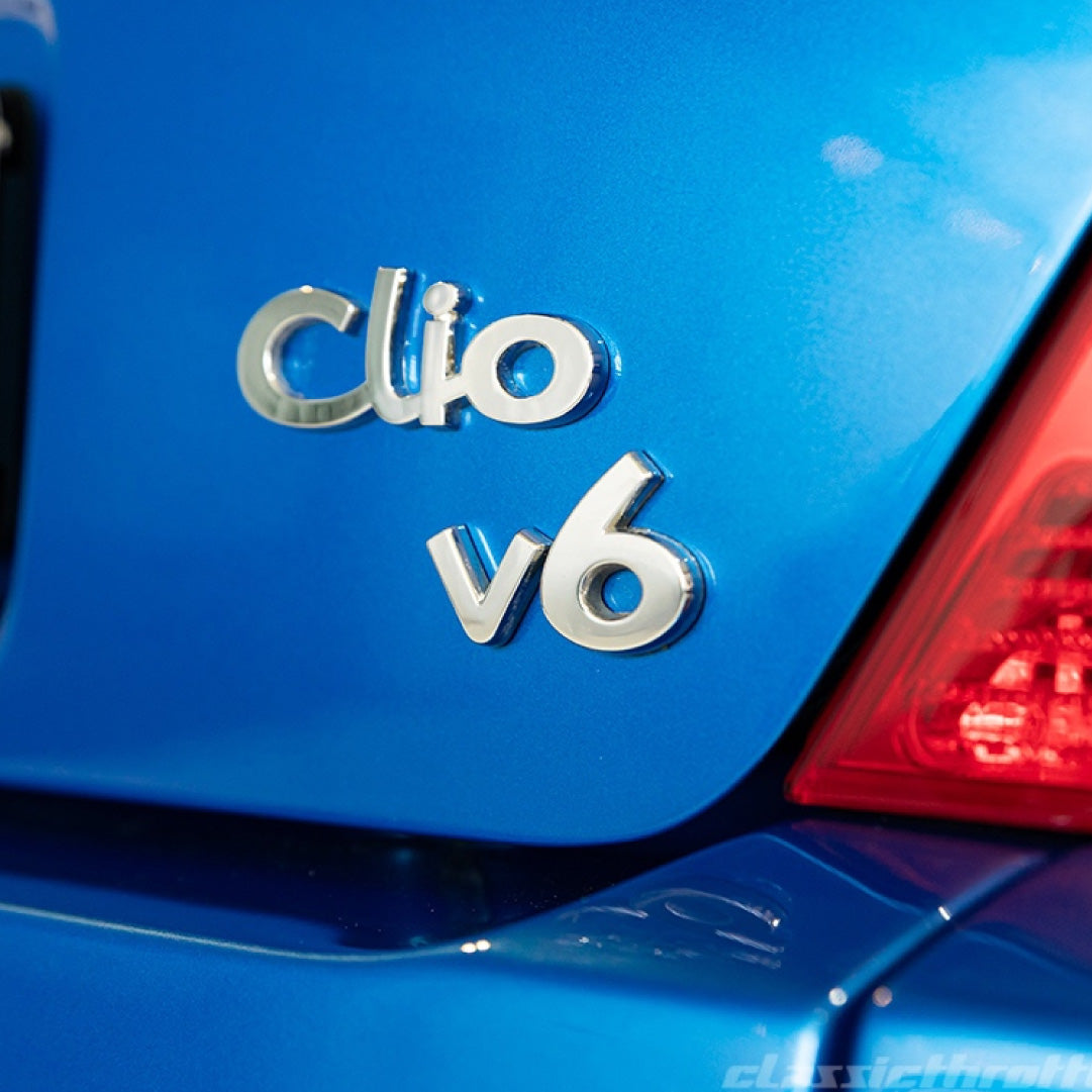 Genuine OEM Renault Clio Tailgate Trunk Boot Lid Badge Emblem Lettering Logo Monogram Chrome - Fits Clio II Sport 2001 172 182 - 7700849001