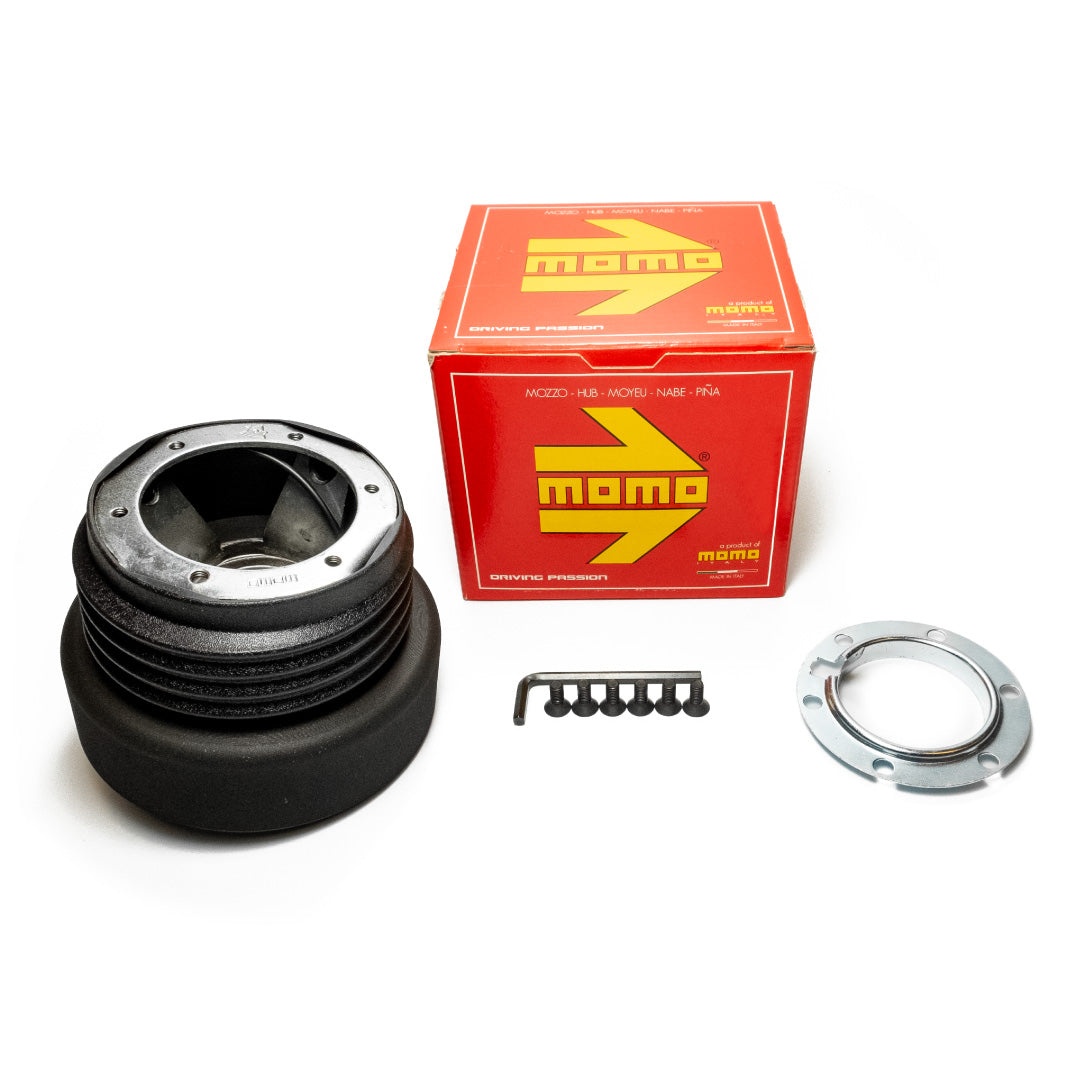 MOMO Steering Wheel Hub Boss Kit Adapter K2006 BMW 5 Series (E34) >1986 and onwards< Without Airbag