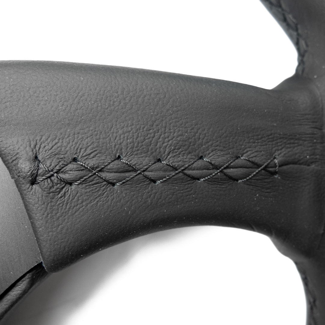 Atiwe 32 Club Sport Steering Wheel - Black Leather Black Pad 360mm