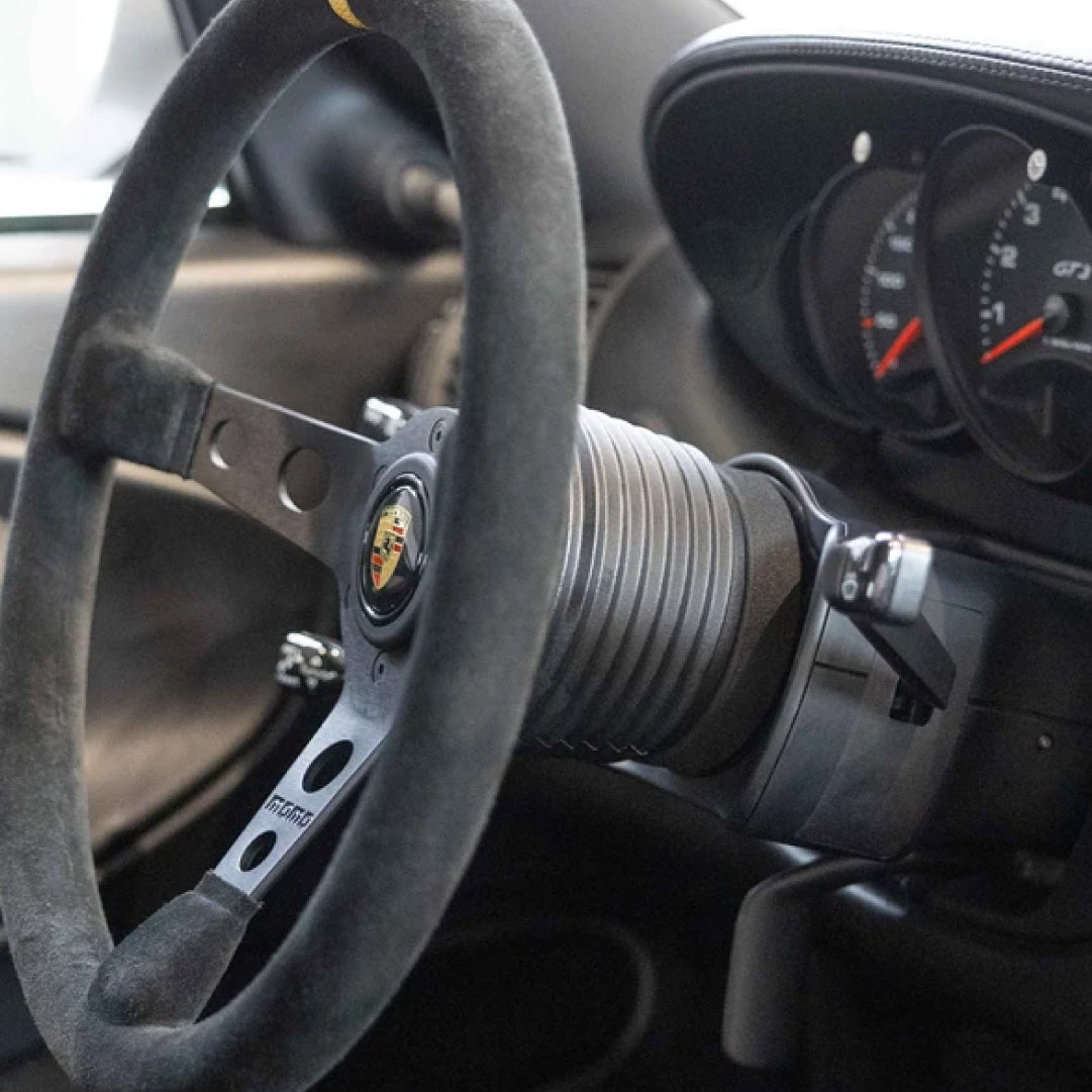 ももさん専用① MOMO Steering Wheel Hub Boss Kit Adapter Porsche 996 >1998